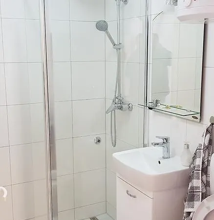 White Apartman *